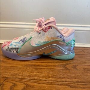 BRAND NEW Men’s Nike Lebron Monopoly Sneakers